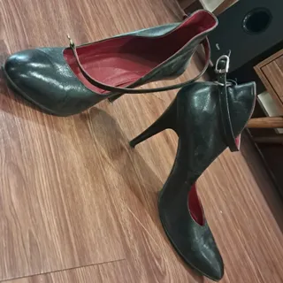کفش پاشنه