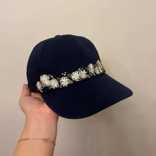 کلاه گلدوزی شده با دست
