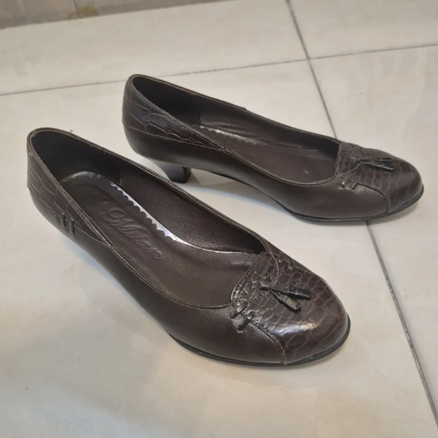کفش چرم قهوه ای