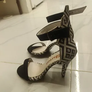 کفش پاشنه دار سایز 39-40