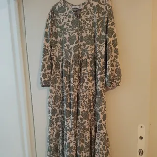 ساحلی زنانه