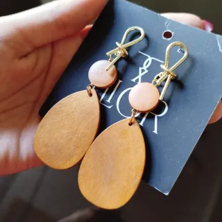 گوشواره چوبی