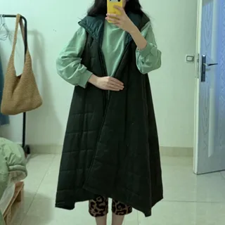 کاپشن کلاه دار سبز?