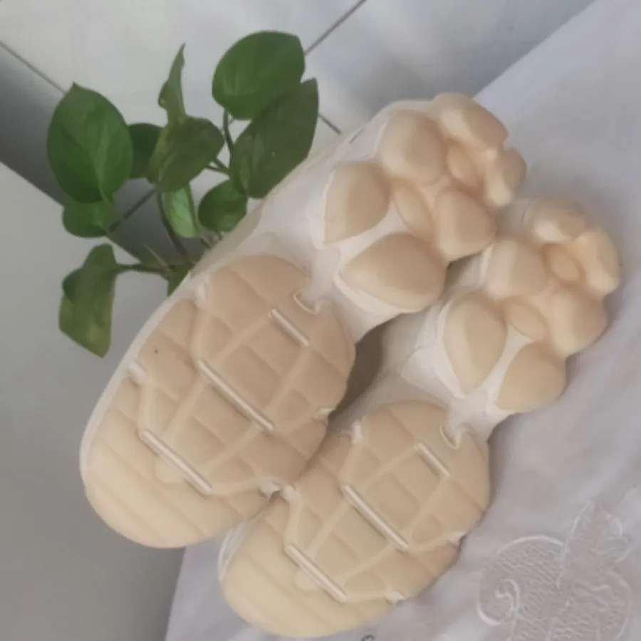 کفش زیبامون