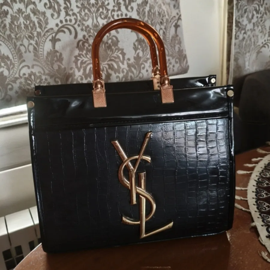 کیف دستی ورنی مشکی