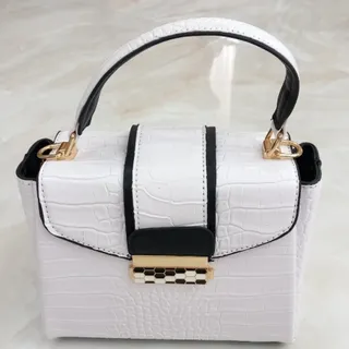 کیف چرم سفید