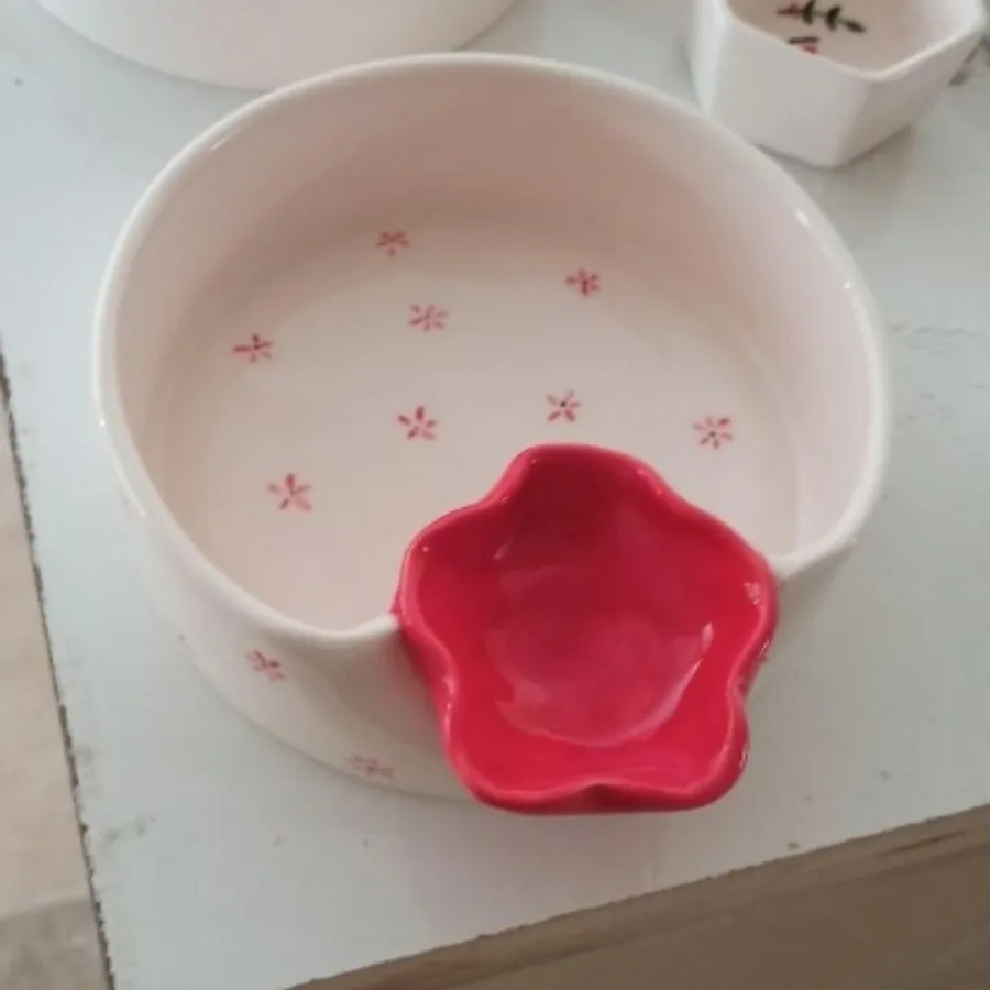 مزه خوری گل سرخ