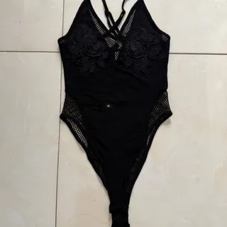 بادی مشکی تاپ کراپ H&M