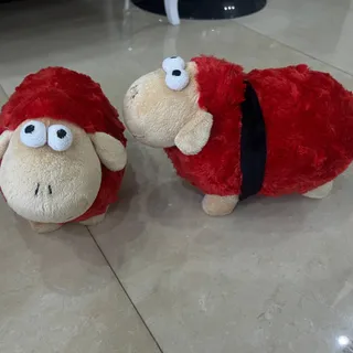 2 عدد عروسک گوسفند