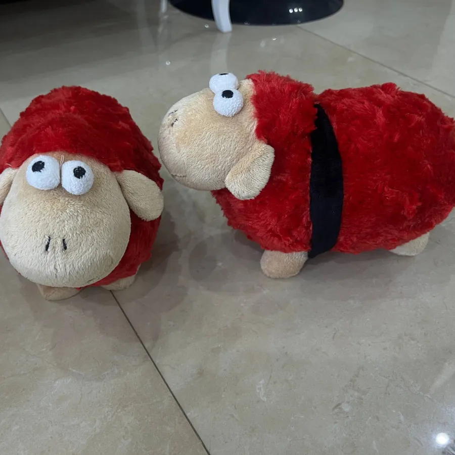 2 عدد عروسک گوسفند