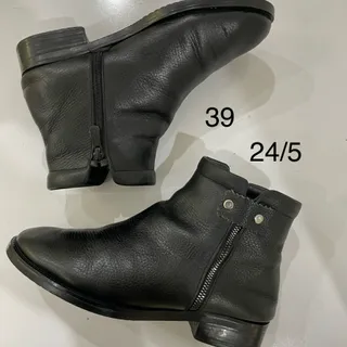 نیم بوت چرم