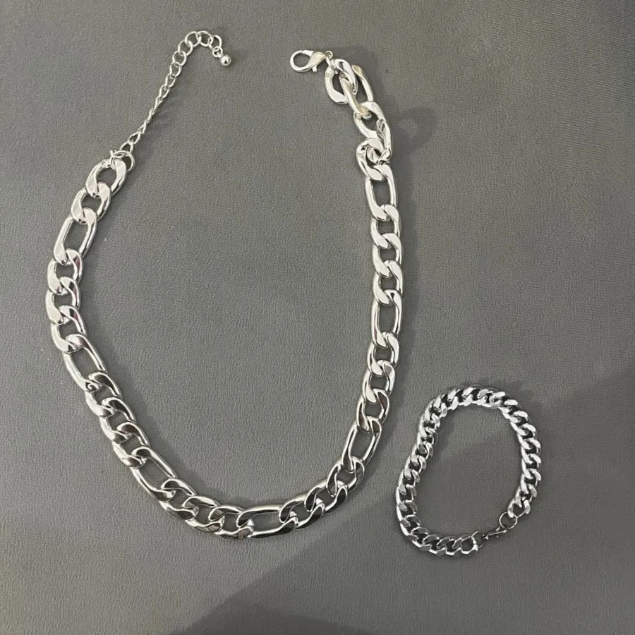 گردنبند و دستبند کارتیر