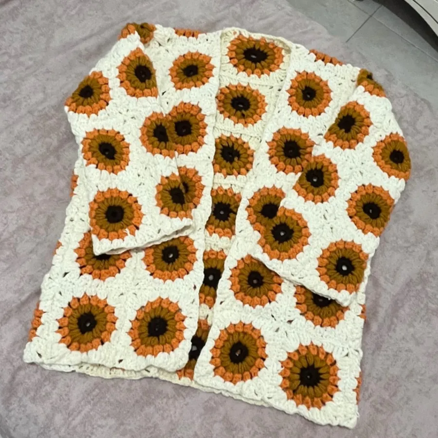 ژاکت دست بافت افتاب گردون