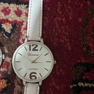 ساعت کاملا سالم