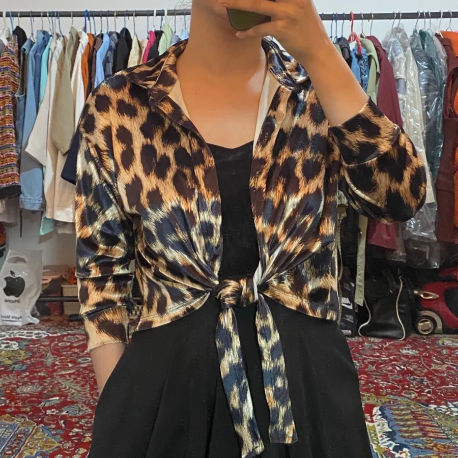 شومیز گره ای مخمل