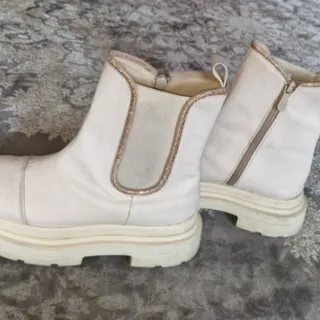 بوت سایز 37