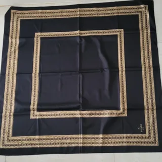 روسری ساتن