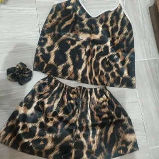 ست تاپ و شلوارک ساتن پلنگ