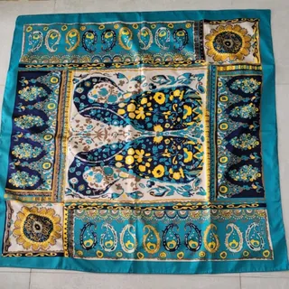 روسری ساتن