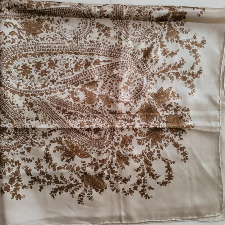 روسری ساتن دور دوخت