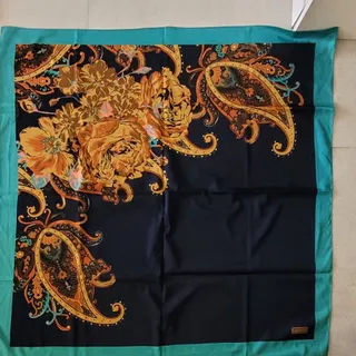 روسری ساتن
