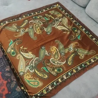 روسری ساتن