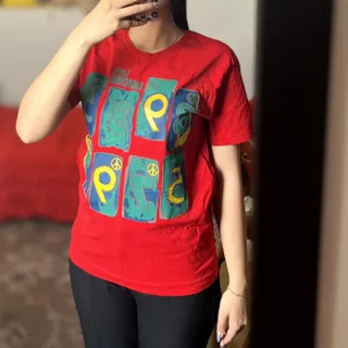 تیشرت قرمز