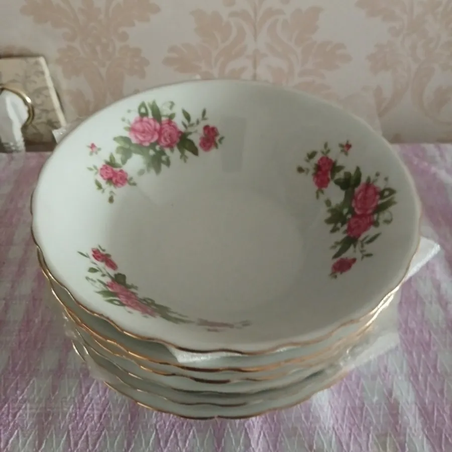 کاسه گل سرخی