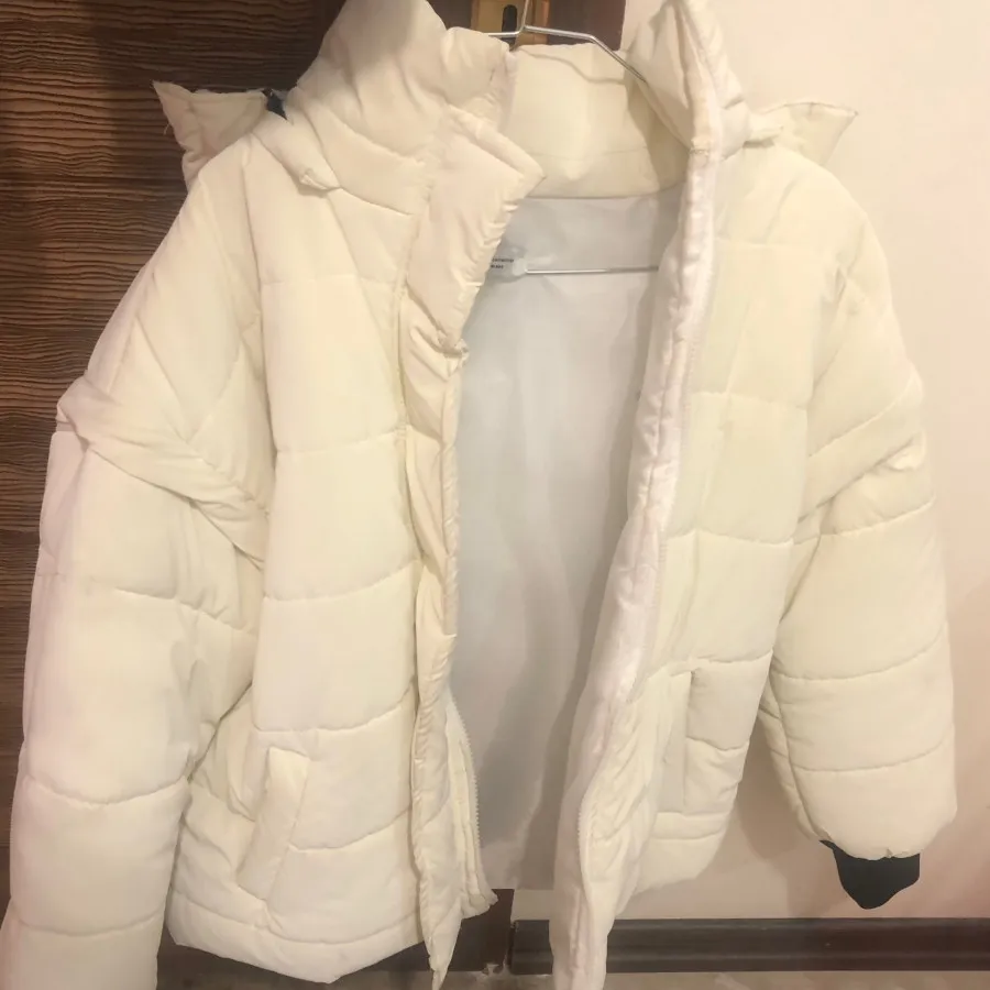 کاپشن Zara سفید پافر شو