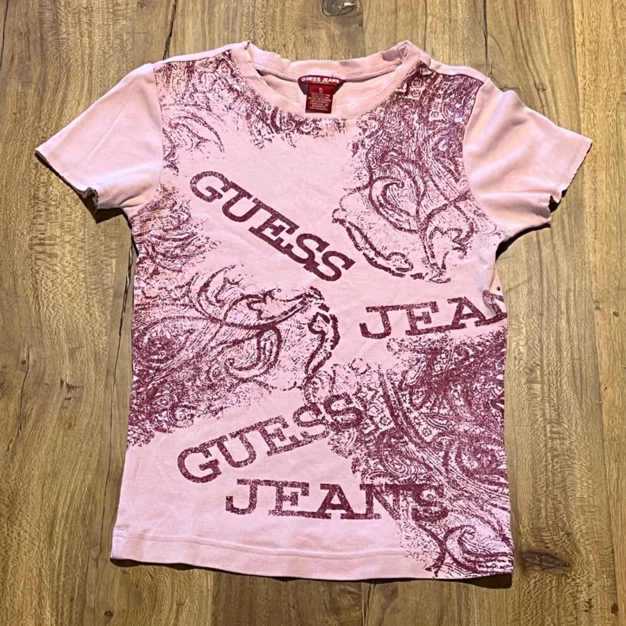 تیشرت گس Guess