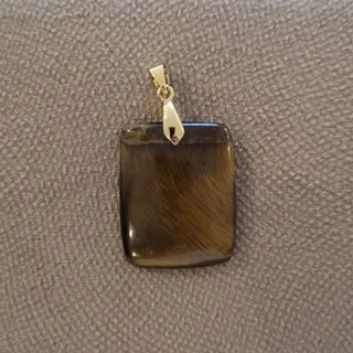 آویز سنگی زنانه