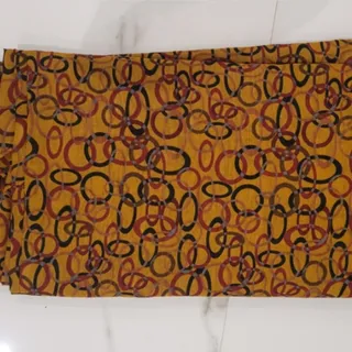 چادر رنگی دوخته شده