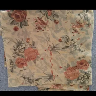 چادر رنگی دوخته شده