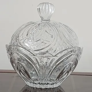آجیل خوری یا شکلات خوری