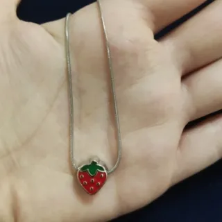 گردنبند توت فرنگی