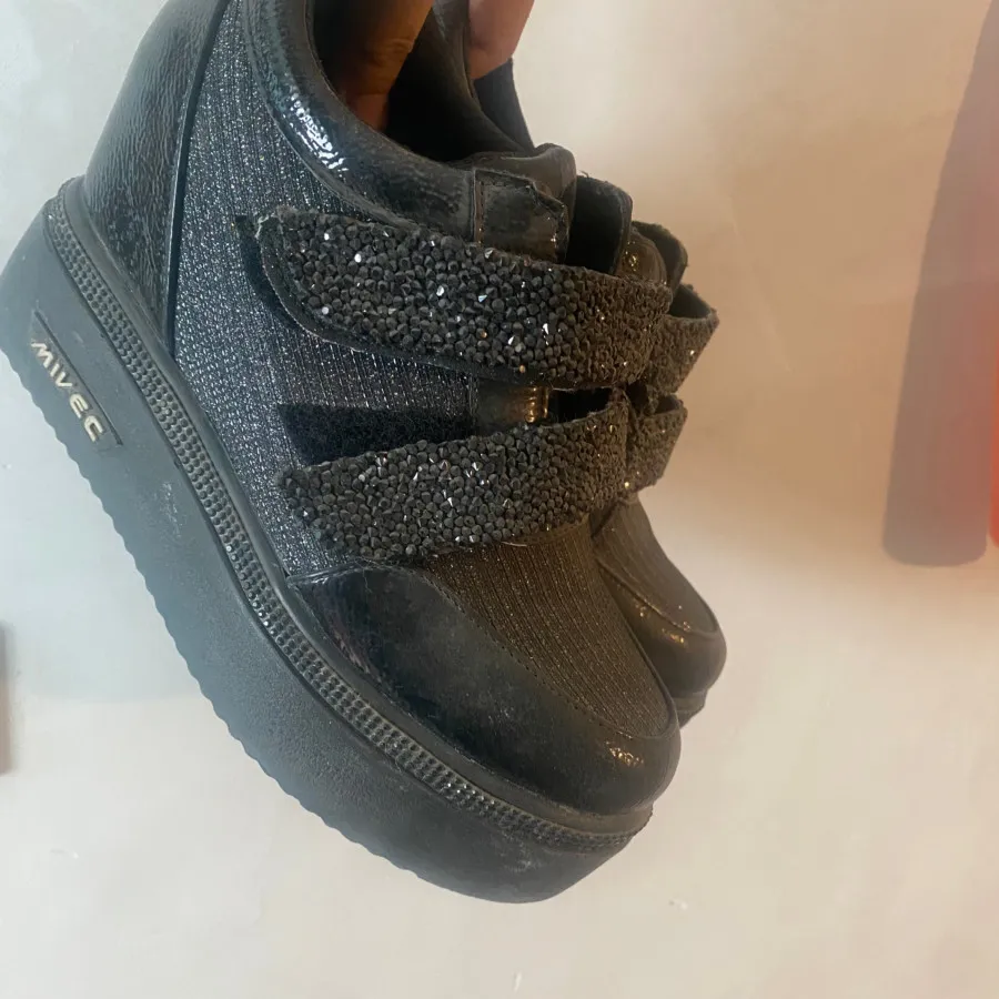 کفش نیم بوت