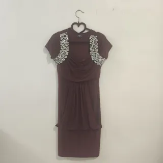 پیراهن کوتاه زرشکی مجلسی