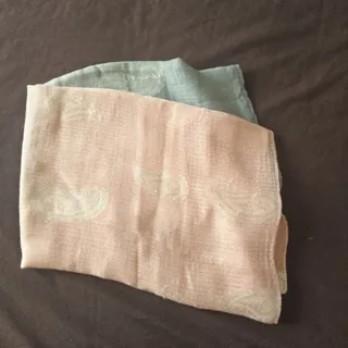 شال گل ابریشم