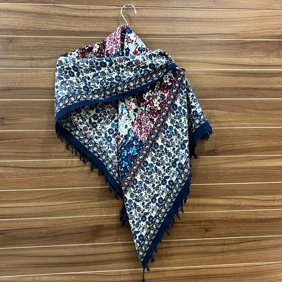 روسری و دور گردنی ضخیم