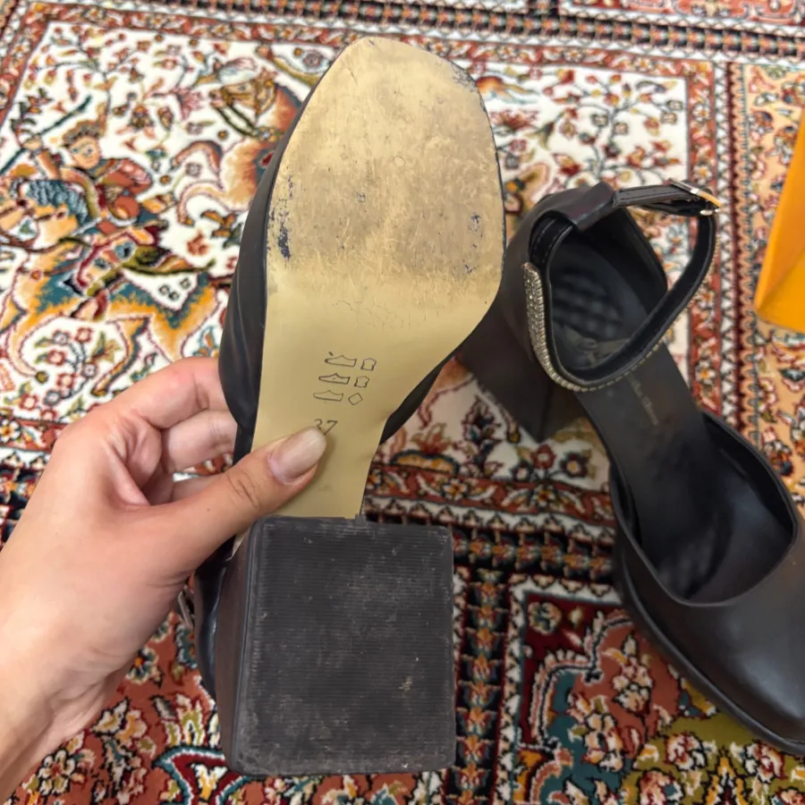 کفش مشکی مدل ورساچه