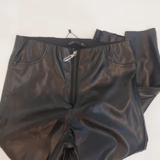 شلوار چرم اورجینال zara